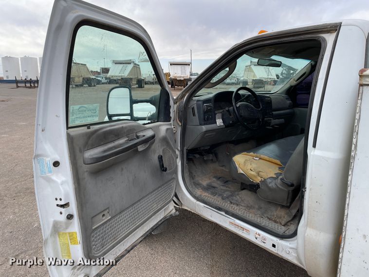 image for item DJ5025 2006 Ford F450 Super Duty XL  utility / service truck