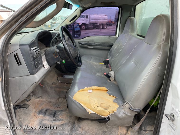 image for item DJ5025 2006 Ford F450 Super Duty XL  utility / service truck