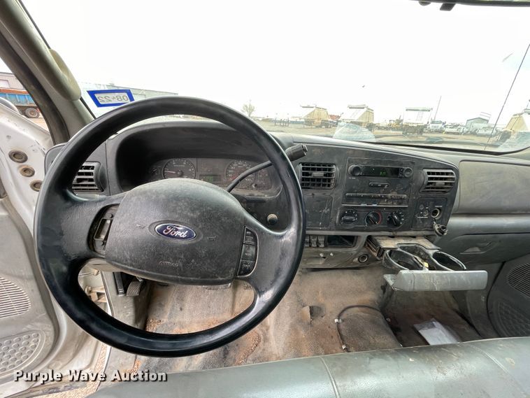 image for item DJ5025 2006 Ford F450 Super Duty XL  utility / service truck