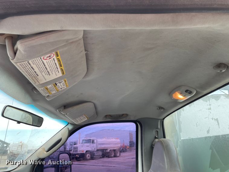 image for item DJ5025 2006 Ford F450 Super Duty XL  utility / service truck