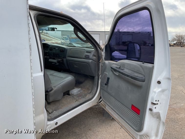 image for item DJ5025 2006 Ford F450 Super Duty XL  utility / service truck