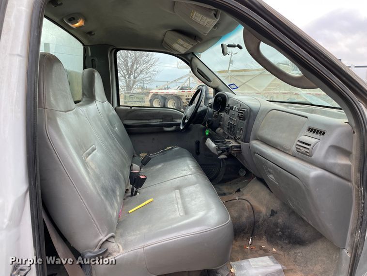 image for item DJ5025 2006 Ford F450 Super Duty XL  utility / service truck