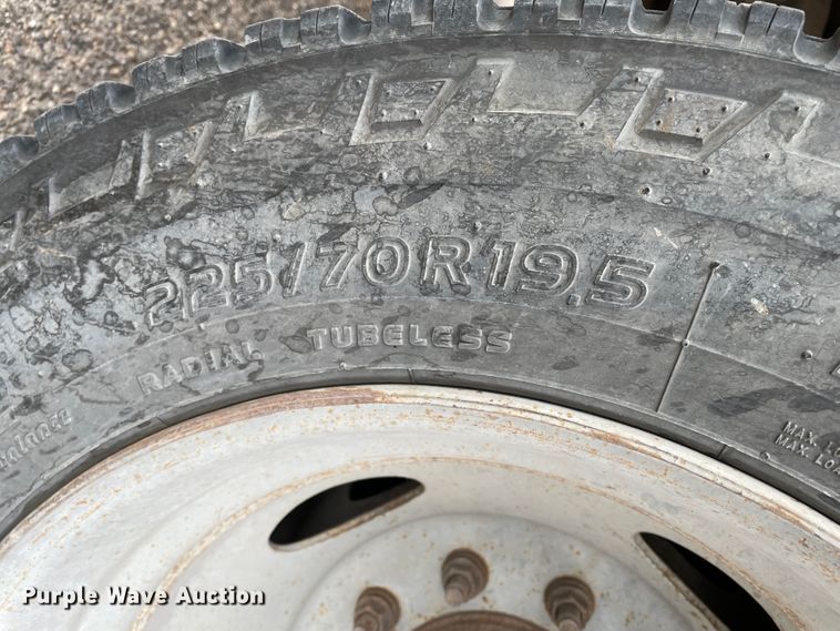 image for item DJ5025 2006 Ford F450 Super Duty XL  utility / service truck