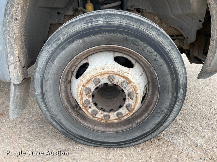 image for item DJ5025 2006 Ford F450 Super Duty XL  utility / service truck