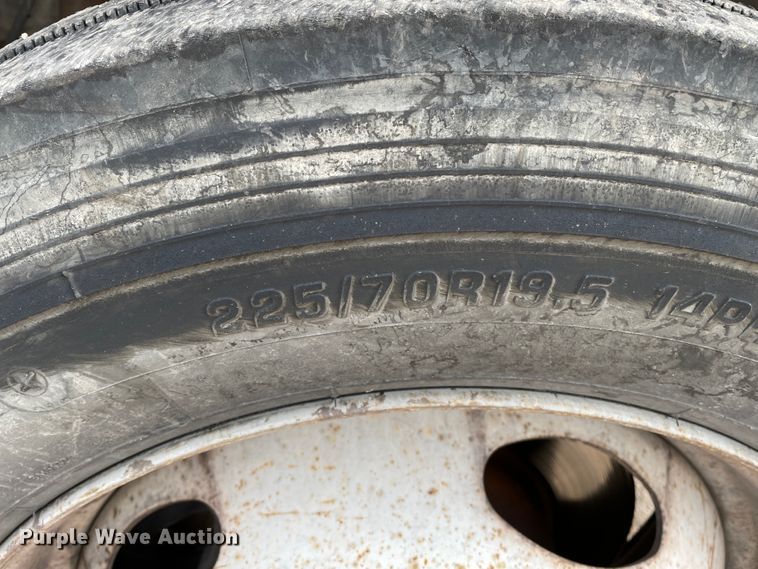 image for item DJ5025 2006 Ford F450 Super Duty XL  utility / service truck