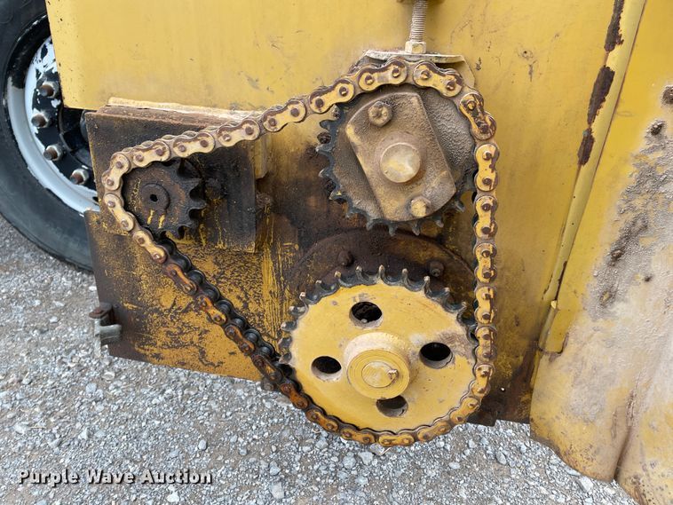 image for item DJ5060 2001 Rosco SPRHH  chip spreader