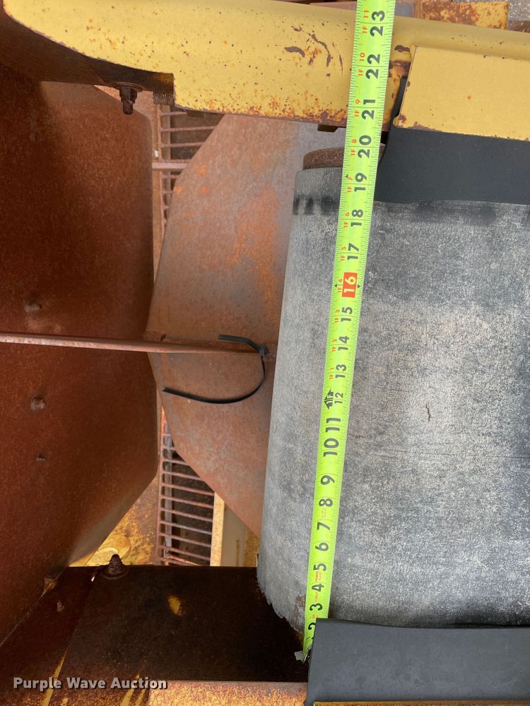 image for item DJ5060 2001 Rosco SPRHH  chip spreader