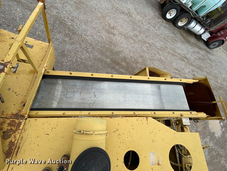 image for item DJ5060 2001 Rosco SPRHH  chip spreader