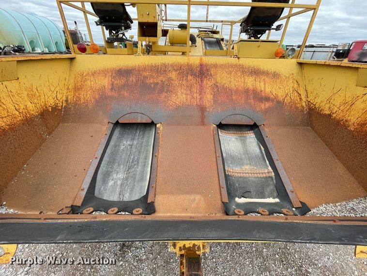 image for item DJ5060 2001 Rosco SPRHH  chip spreader