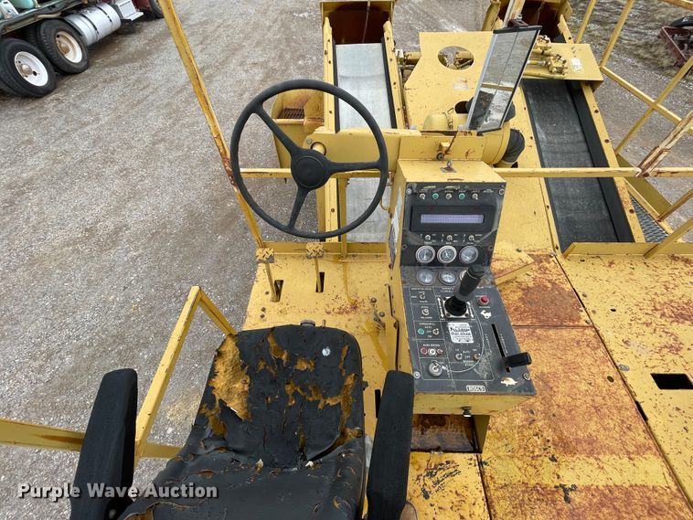 image for item DJ5060 2001 Rosco SPRHH  chip spreader