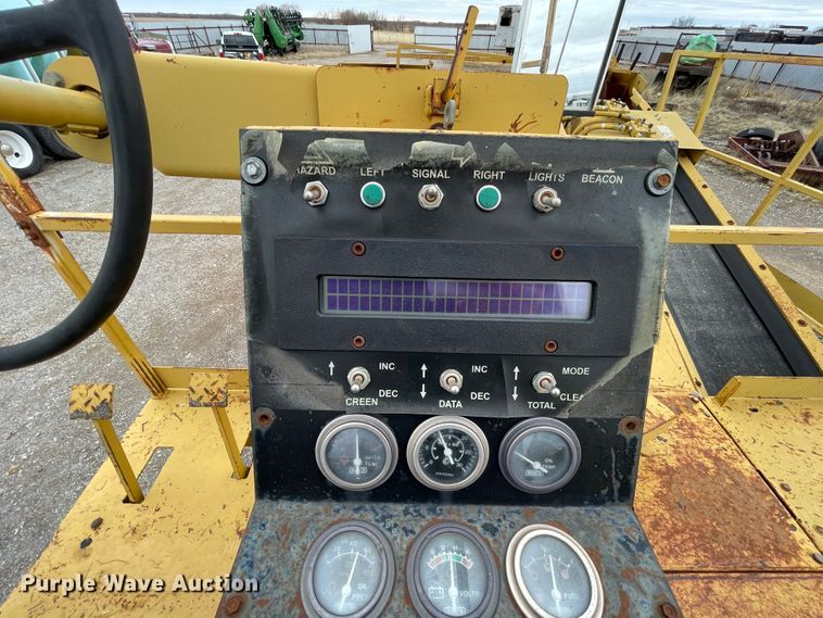 image for item DJ5060 2001 Rosco SPRHH  chip spreader