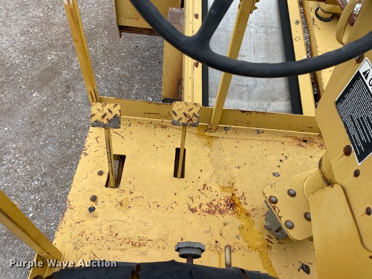 image for item DJ5060 2001 Rosco SPRHH  chip spreader