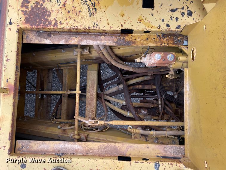 image for item DJ5060 2001 Rosco SPRHH  chip spreader