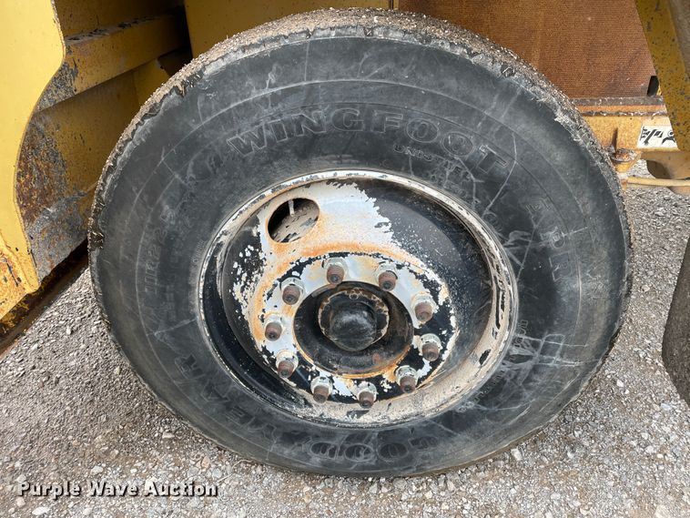 image for item DJ5060 2001 Rosco SPRHH  chip spreader