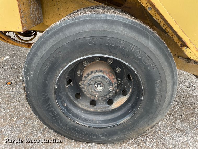 image for item DJ5060 2001 Rosco SPRHH  chip spreader