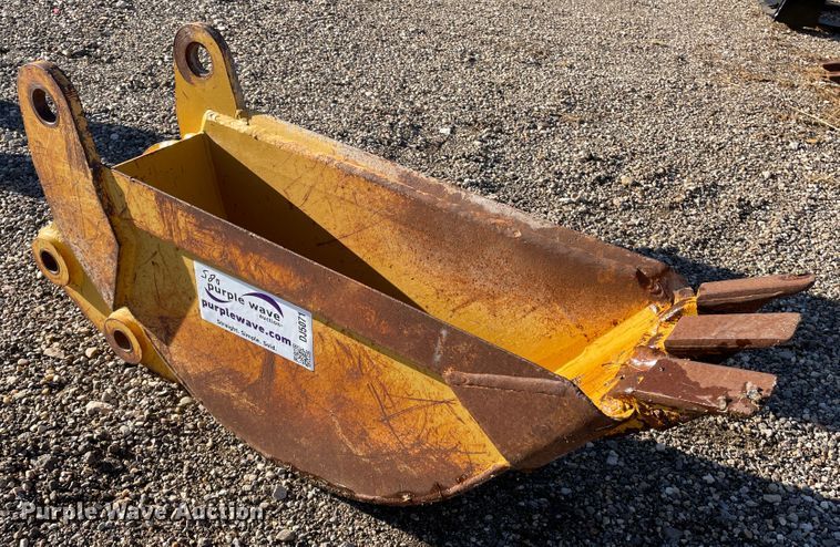 image for item DJ5071 Case 12" W backhoe bucket