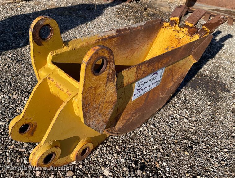 image for item DJ5071 Case 12" W backhoe bucket