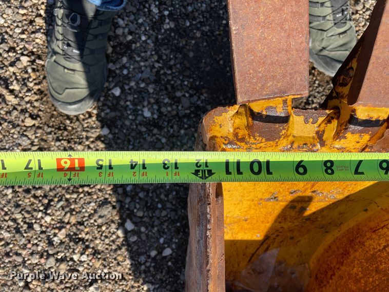 image for item DJ5071 Case 12" W backhoe bucket