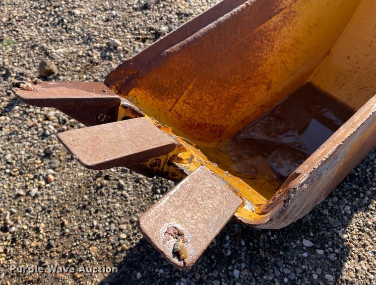 image for item DJ5071 Case 12" W backhoe bucket