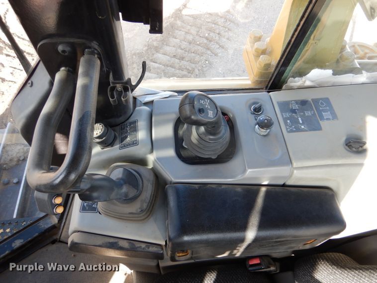 image for item DJ7592 2012 Caterpillar D6N XL  dozer