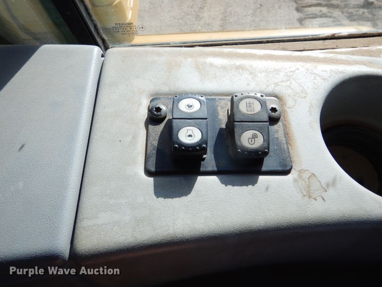 image for item DJ7592 2012 Caterpillar D6N XL  dozer