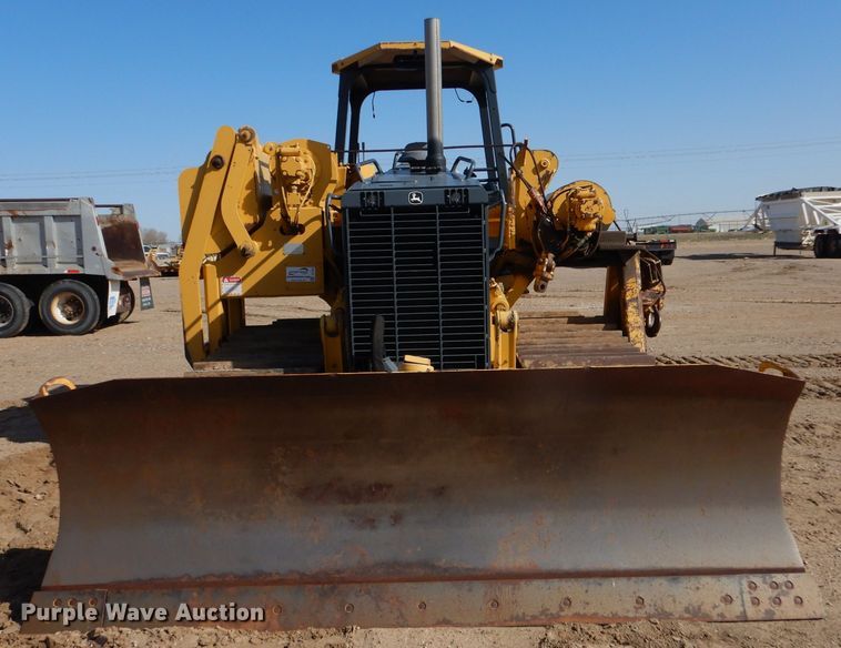 image for item DJ7593 2006 John Deere 700J LGP  pipelayer