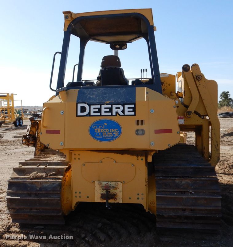 image for item DJ7593 2006 John Deere 700J LGP  pipelayer