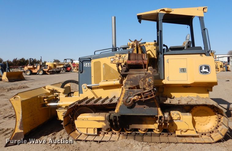 image for item DJ7593 2006 John Deere 700J LGP  pipelayer