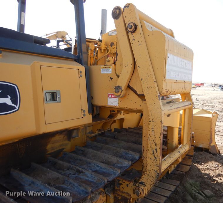 image for item DJ7593 2006 John Deere 700J LGP  pipelayer