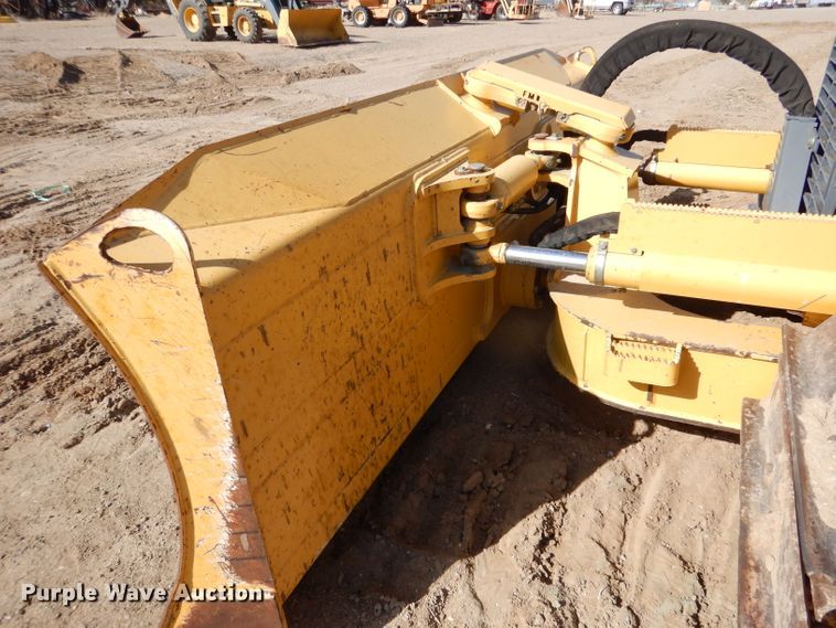 image for item DJ7593 2006 John Deere 700J LGP  pipelayer