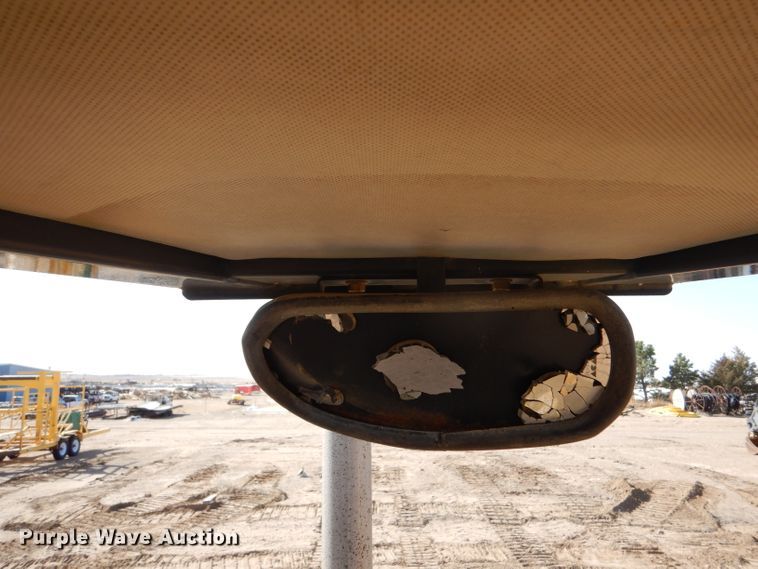 image for item DJ7593 2006 John Deere 700J LGP  pipelayer