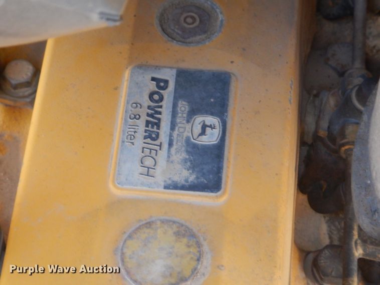 image for item DJ7593 2006 John Deere 700J LGP  pipelayer