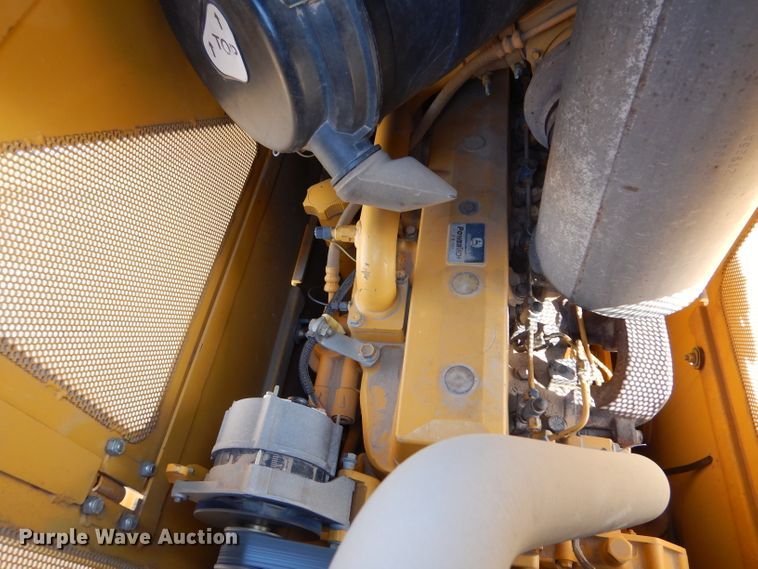 image for item DJ7593 2006 John Deere 700J LGP  pipelayer