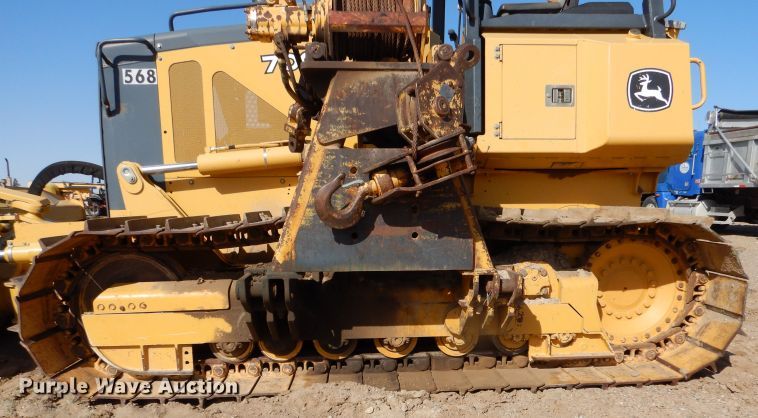 image for item DJ7593 2006 John Deere 700J LGP  pipelayer