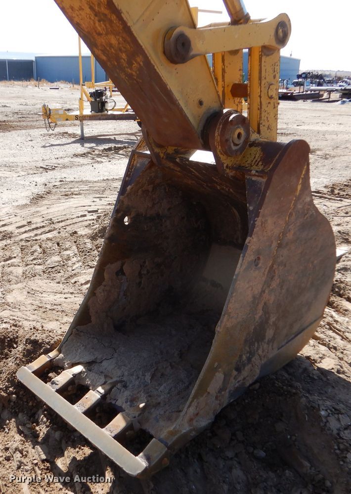 image for item DJ7594 2005 Caterpillar 325CL  excavator