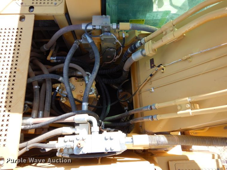 image for item DJ7594 2005 Caterpillar 325CL  excavator