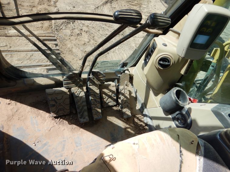 image for item DJ7594 2005 Caterpillar 325CL  excavator