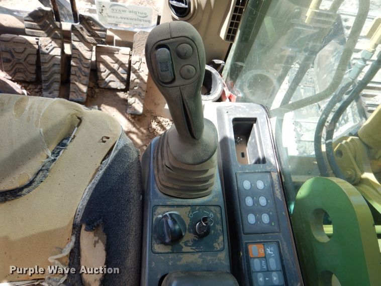 image for item DJ7594 2005 Caterpillar 325CL  excavator