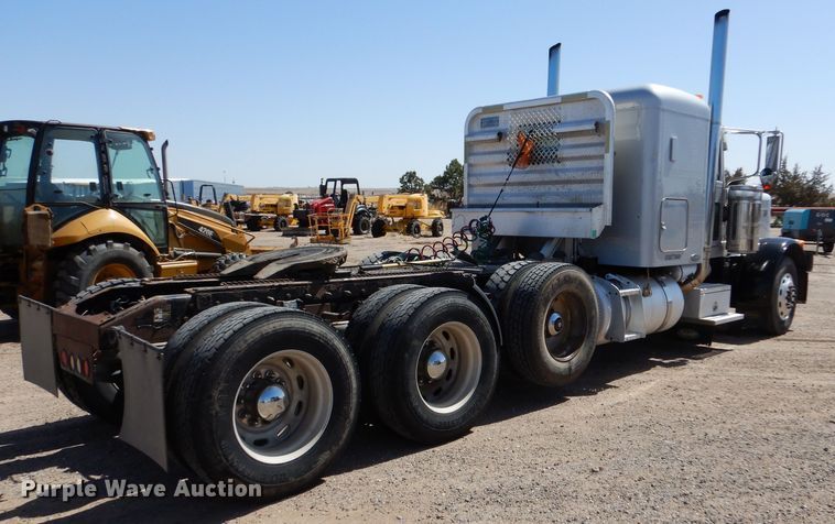 image for item DJ7595 2006 Peterbilt 379  semi truck