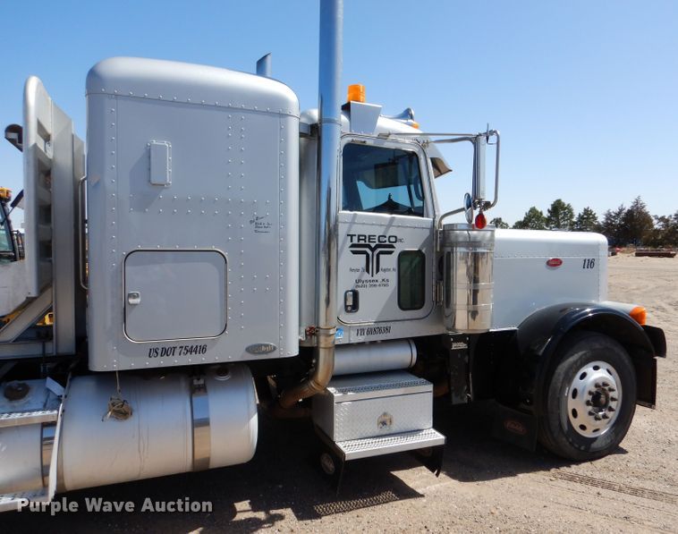 image for item DJ7595 2006 Peterbilt 379  semi truck
