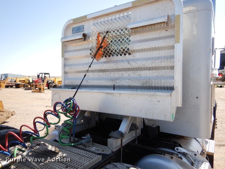 image for item DJ7595 2006 Peterbilt 379  semi truck
