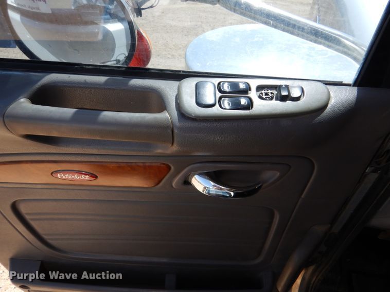 image for item DJ7595 2006 Peterbilt 379  semi truck