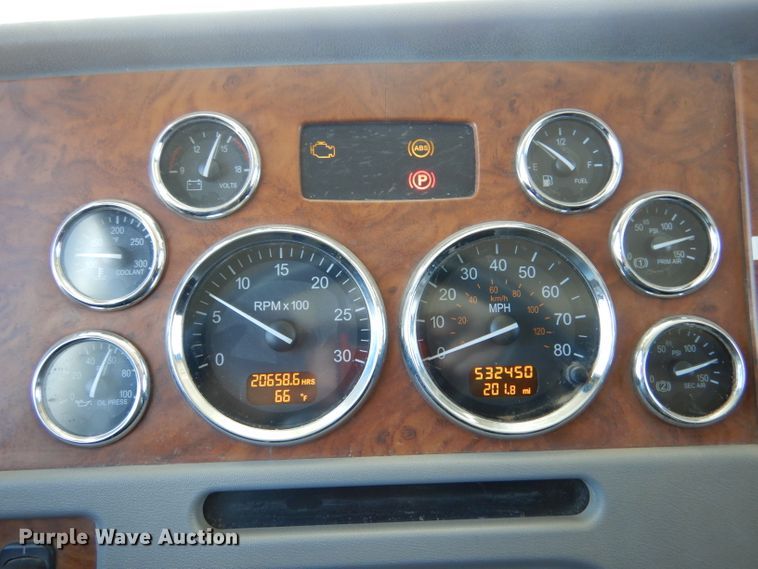 image for item DJ7595 2006 Peterbilt 379  semi truck