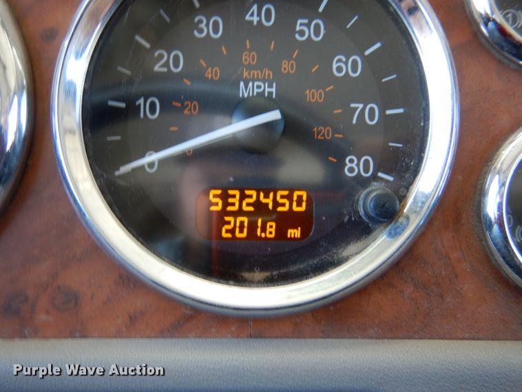 image for item DJ7595 2006 Peterbilt 379  semi truck