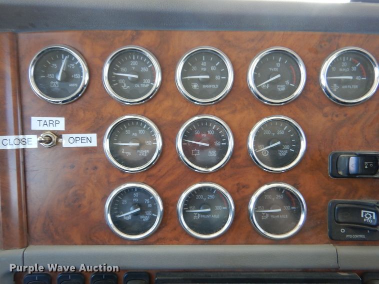 image for item DJ7595 2006 Peterbilt 379  semi truck