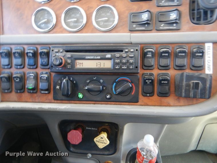 image for item DJ7595 2006 Peterbilt 379  semi truck