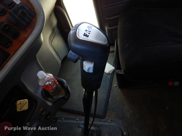 image for item DJ7595 2006 Peterbilt 379  semi truck