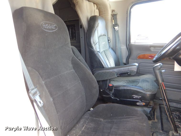 image for item DJ7595 2006 Peterbilt 379  semi truck