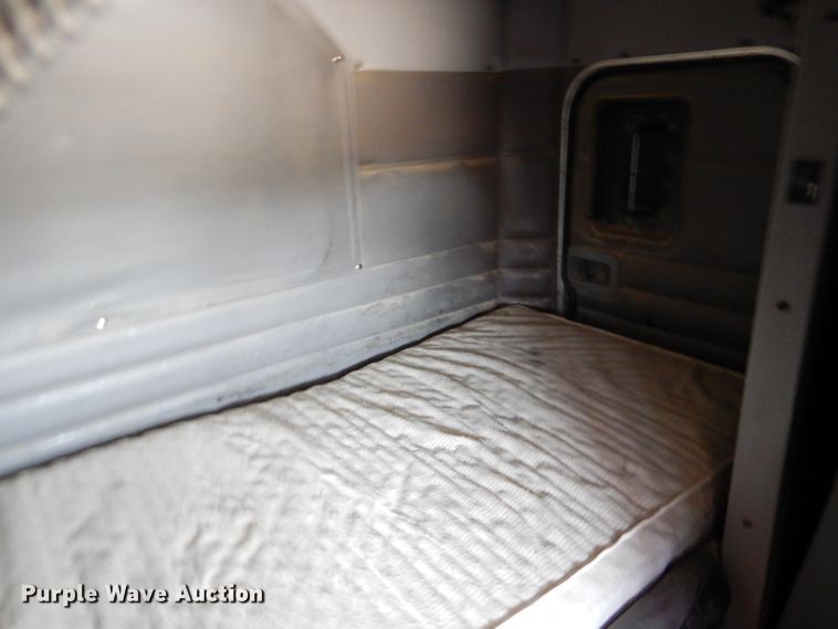 image for item DJ7595 2006 Peterbilt 379  semi truck