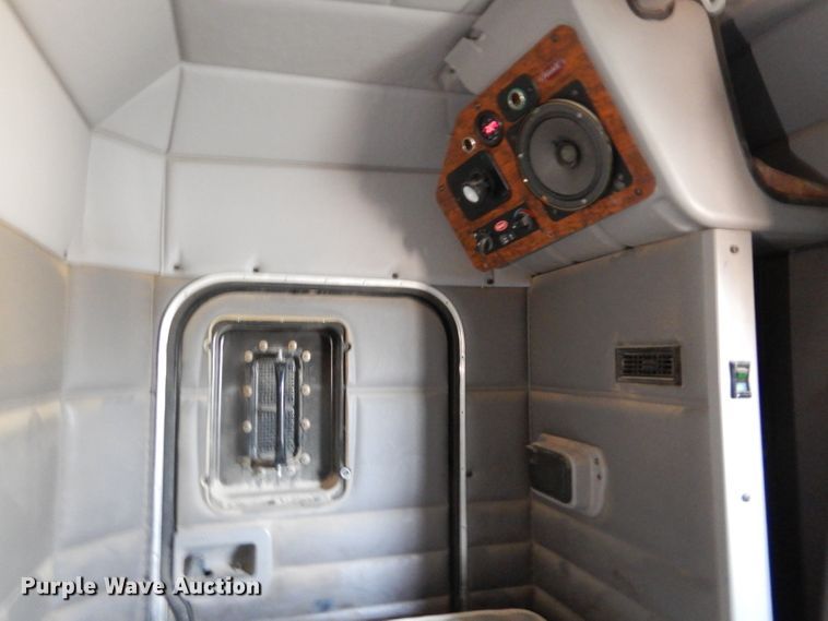 image for item DJ7595 2006 Peterbilt 379  semi truck